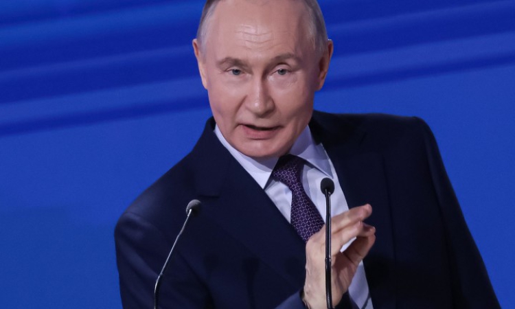 След Тръмп и Путин се разбърза да ходи в Китай